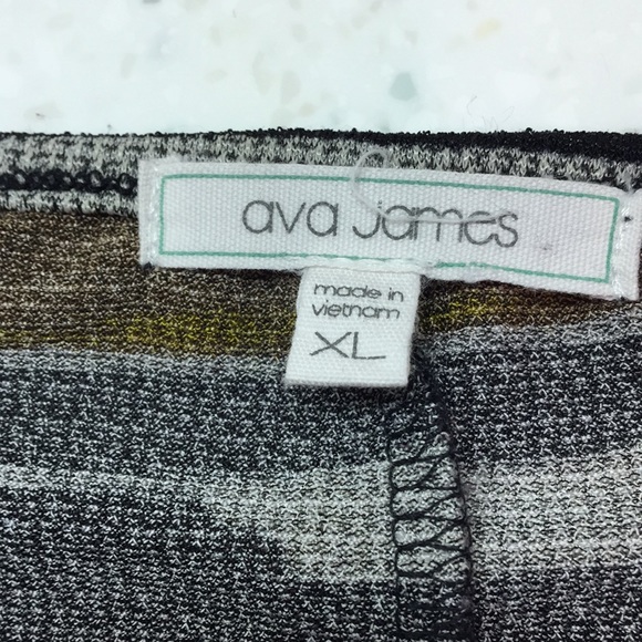 Women’s Ava James Peek-A-Boo Sleeve Tunic Top - Picture 8 of 8